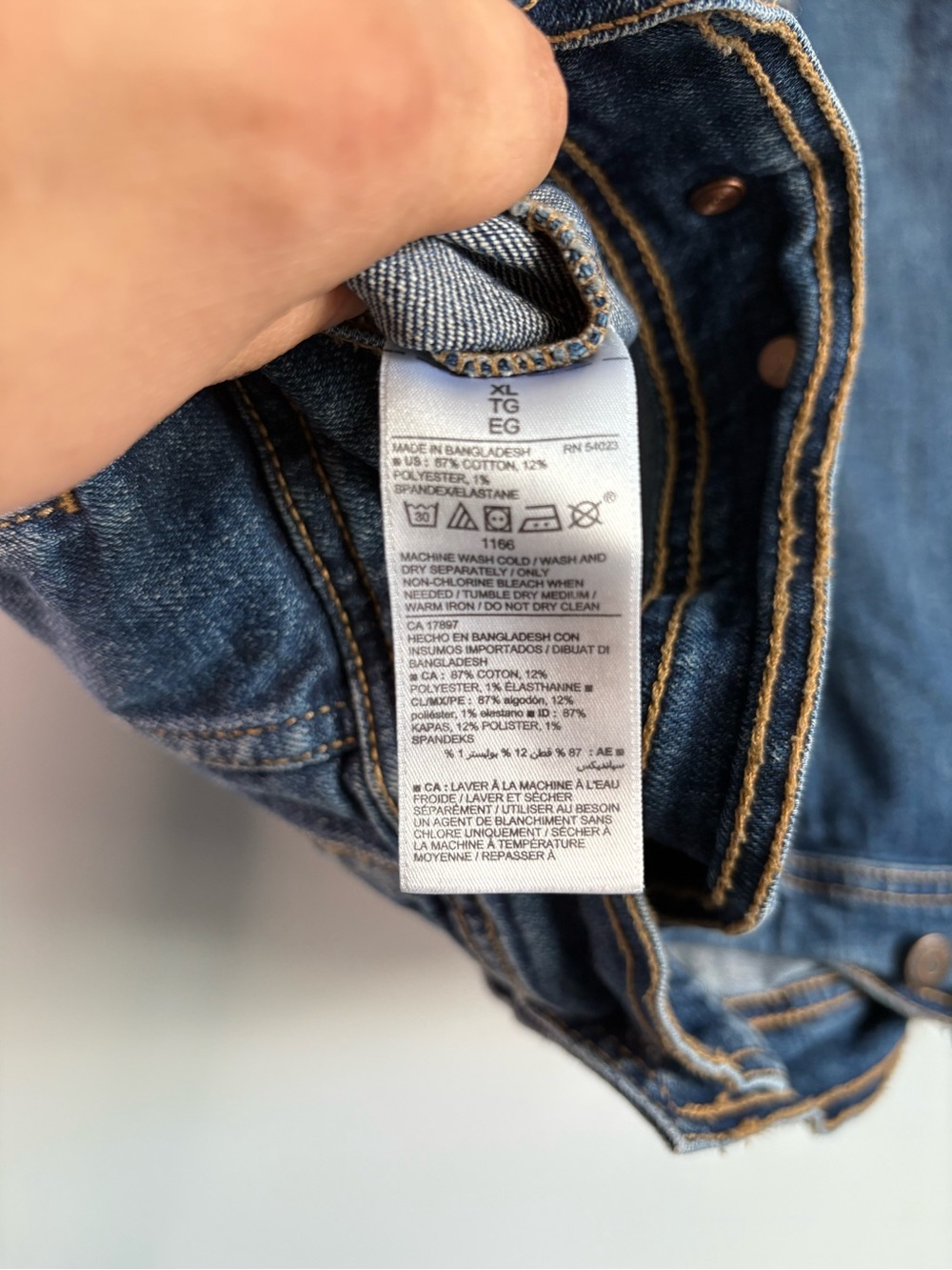 Old Navy Women's Blue Denim Jean Jacket - Picture 4 of 4